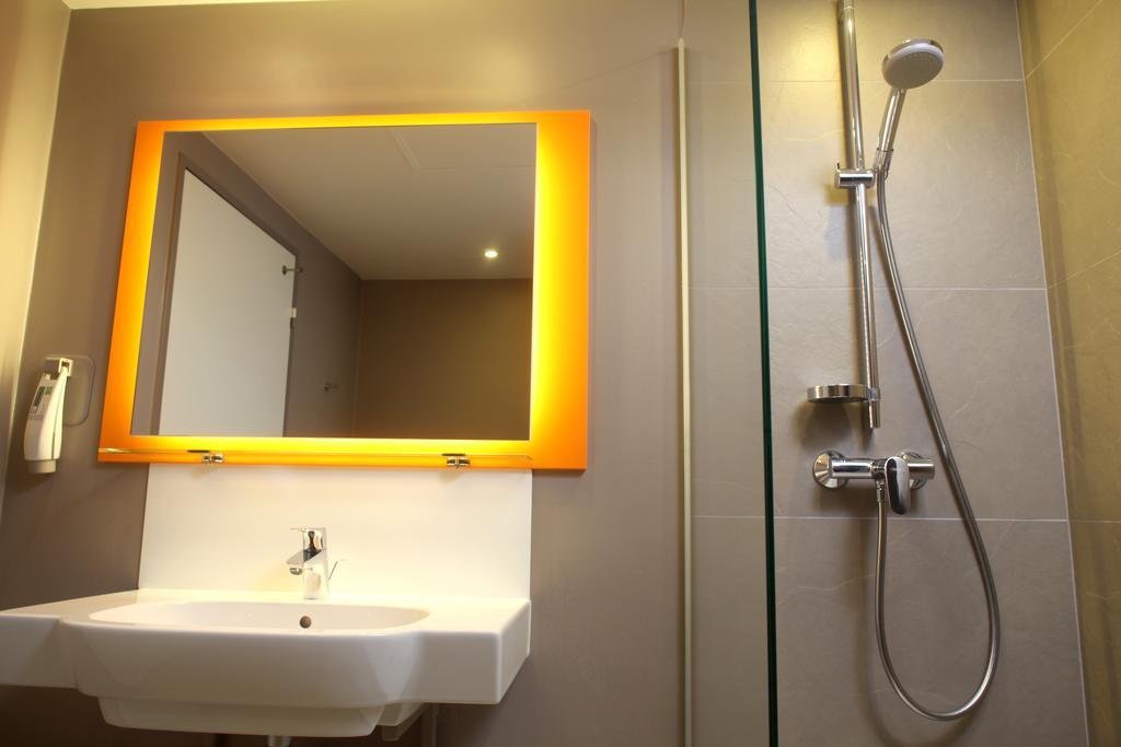 Hotel Ibis Styles Gien Habitación foto