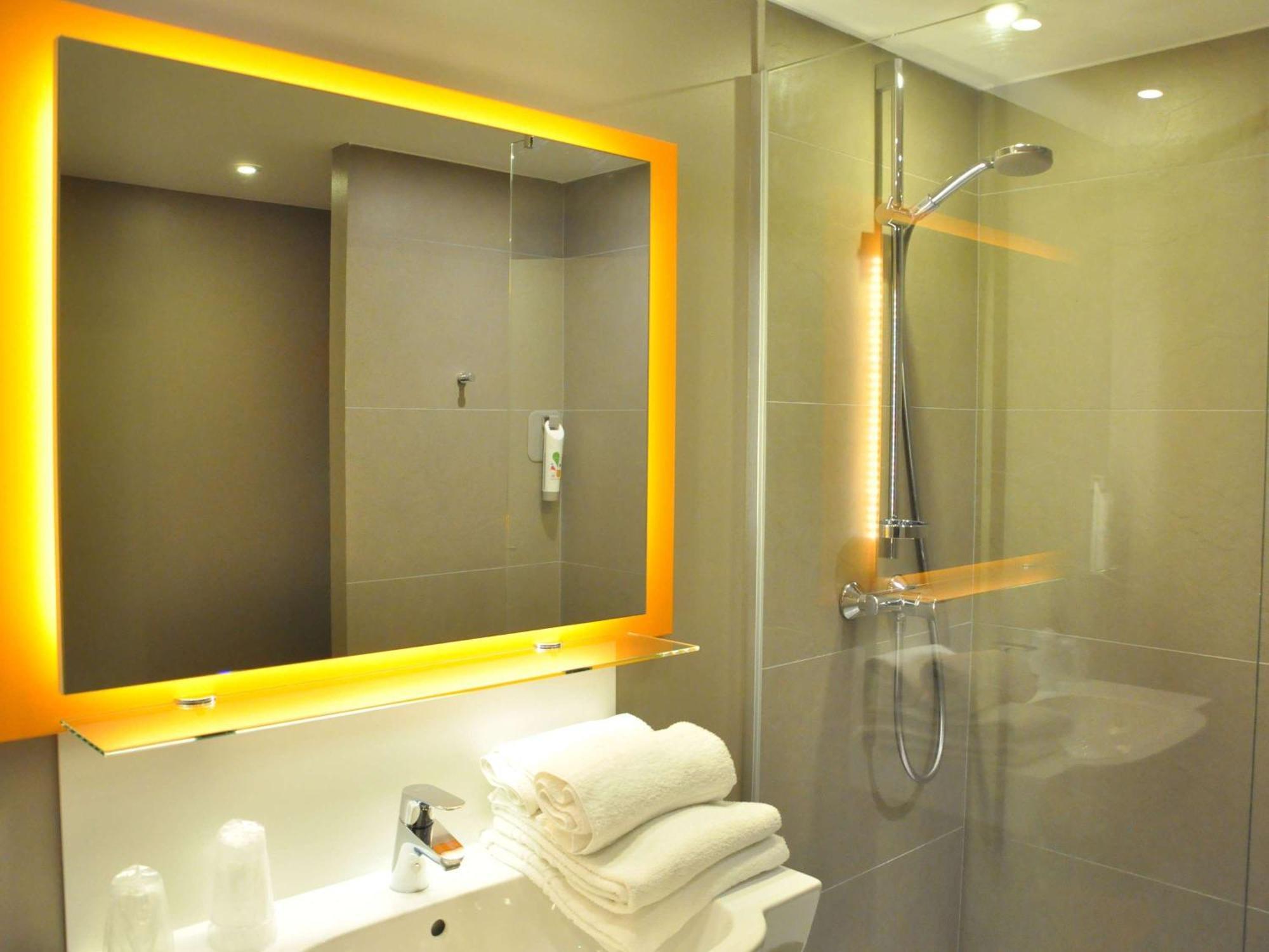 Hotel Ibis Styles Gien Exterior foto