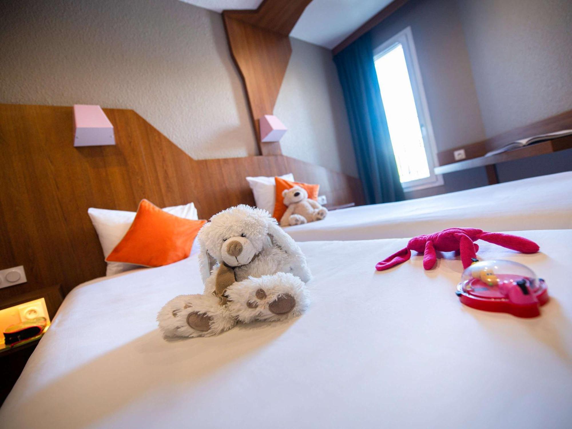 Hotel Ibis Styles Gien Exterior foto