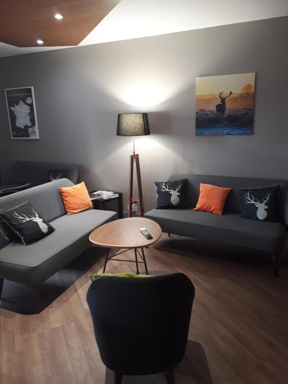 Hotel Ibis Styles Gien Exterior foto