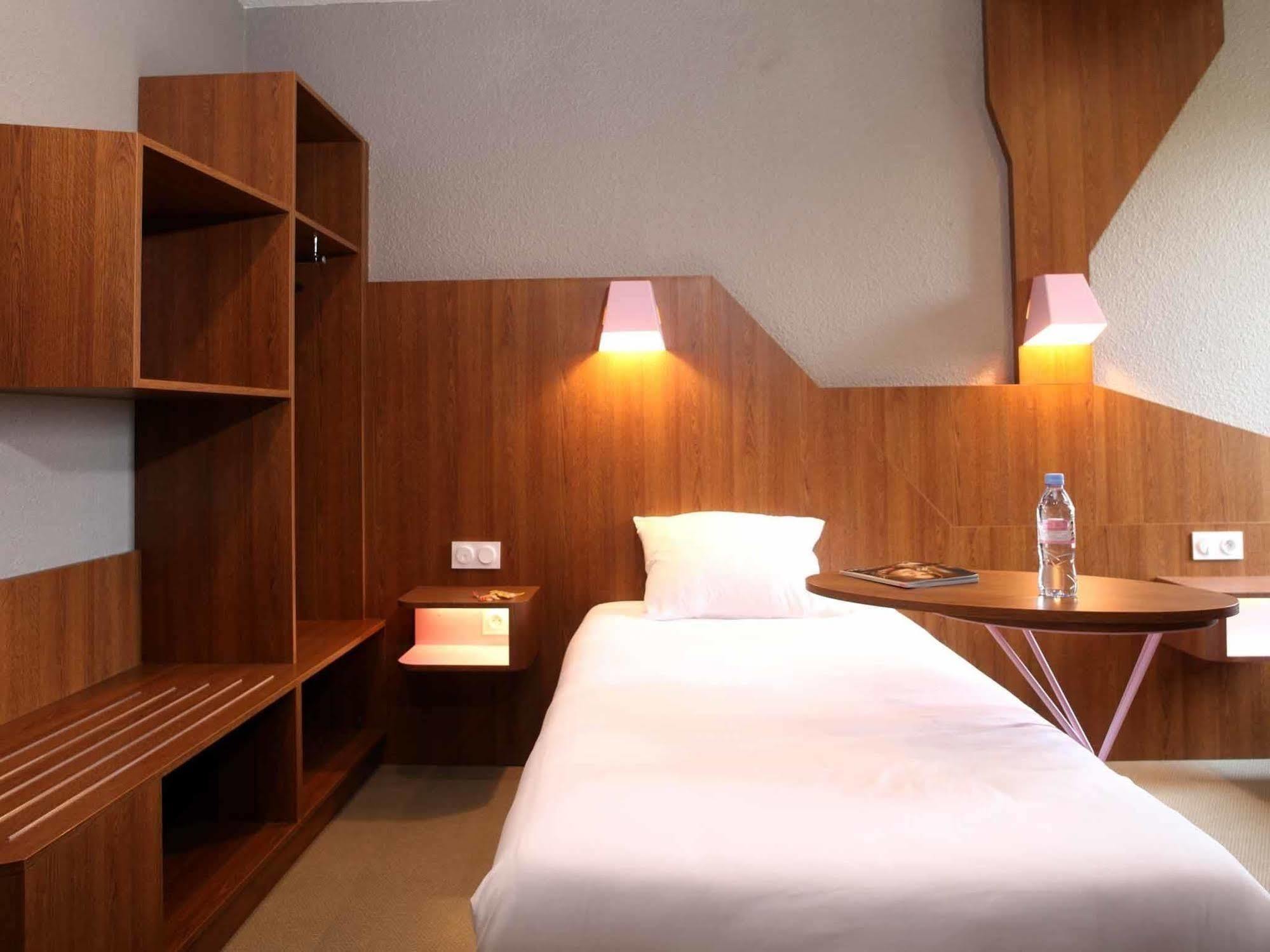 Hotel Ibis Styles Gien Exterior foto